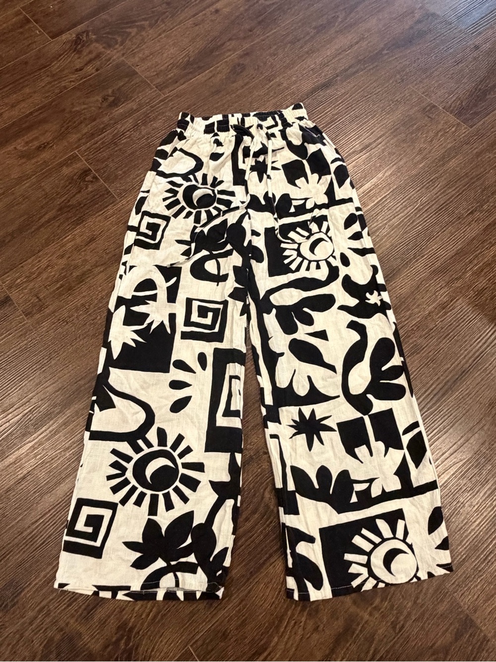 Black & White Floral Wide-Leg Drawstring Pants size S